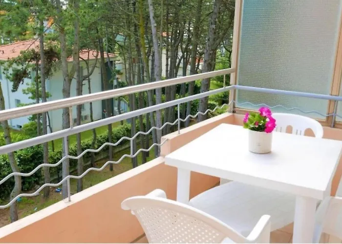 Tranquil Steps From The Shore Μπιμπιόνε