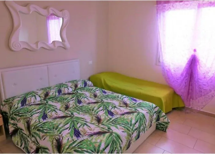 Tranquil Steps From The Shore Lägenhet